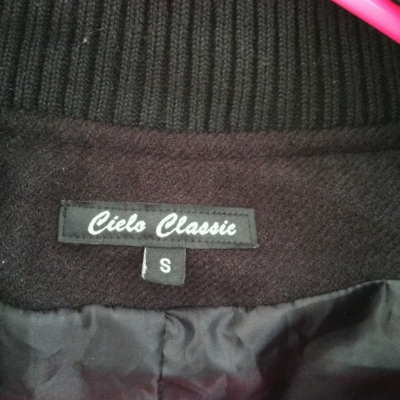 Black zip up jacket - Picture 2 of 3