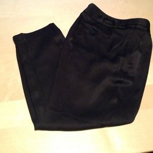 NEVER BEEN WORN - NWT Black ankle pants