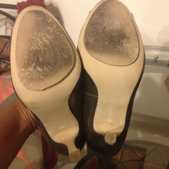1 Day Sale Only worn once silver heels - Picture 4 of 4
