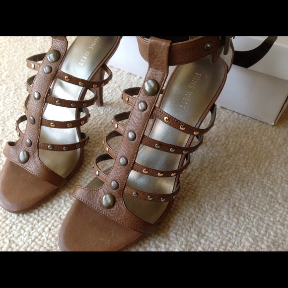 🆕🆕🆕Leather Strappy Ankle straps heels Sandal - Picture 3 of 4