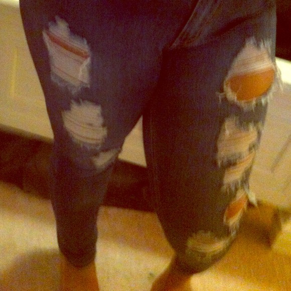 Forever 21 skinny ripped jeans