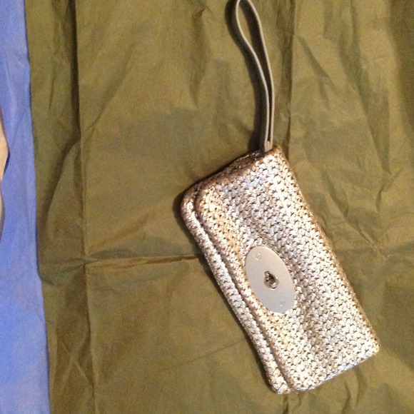 1 Silver/1 Gold Soft Woven Gap Clutch