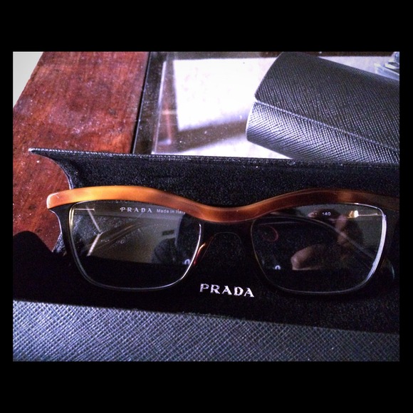 💯Authentic 👓Prada glasses. Very unique.