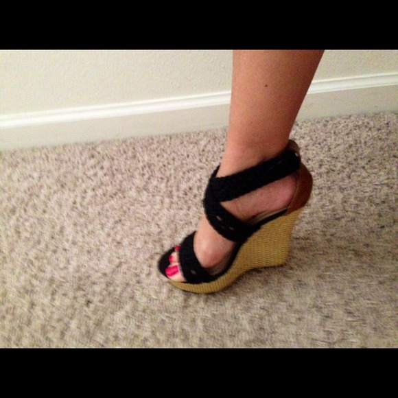 Heels - Picture 2 of 3