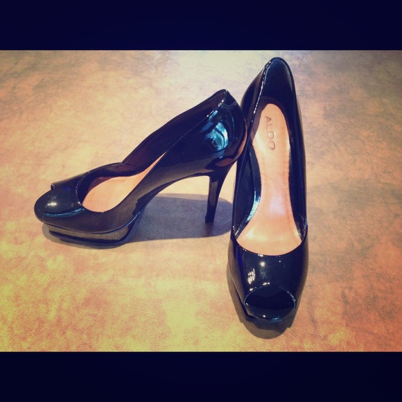 Black Heels - Size 11 - ( 41 ) - PUMPS