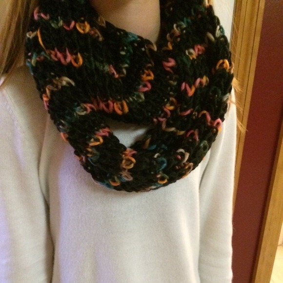Accessories - New knitted infinity scarf