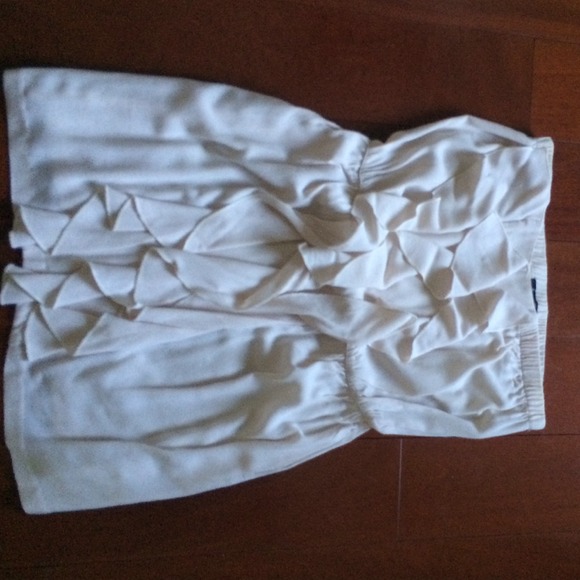 Plush ruffled strapless dress