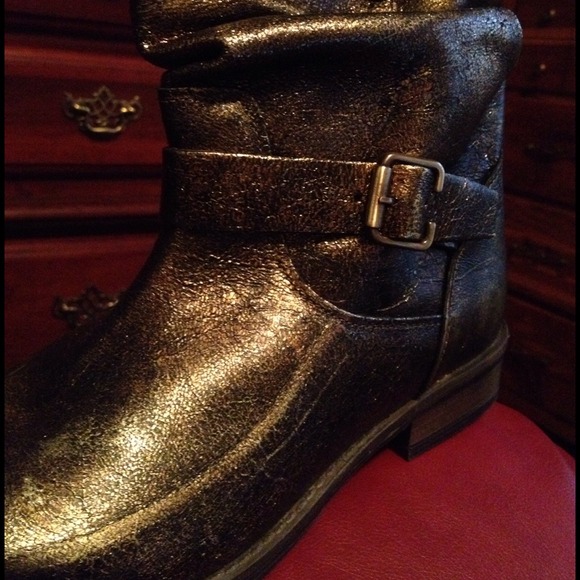 Bronze Lamé Type Marbleized Boots Size. 9 1/2. NWT