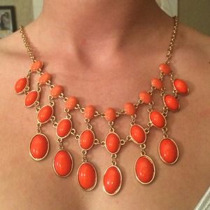 Statement necklace 💥perfect pop of color💥