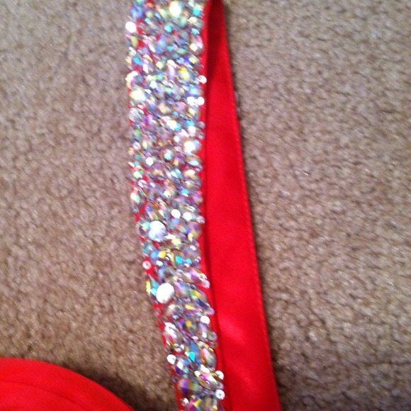 La femme prom dress - Picture 3 of 4