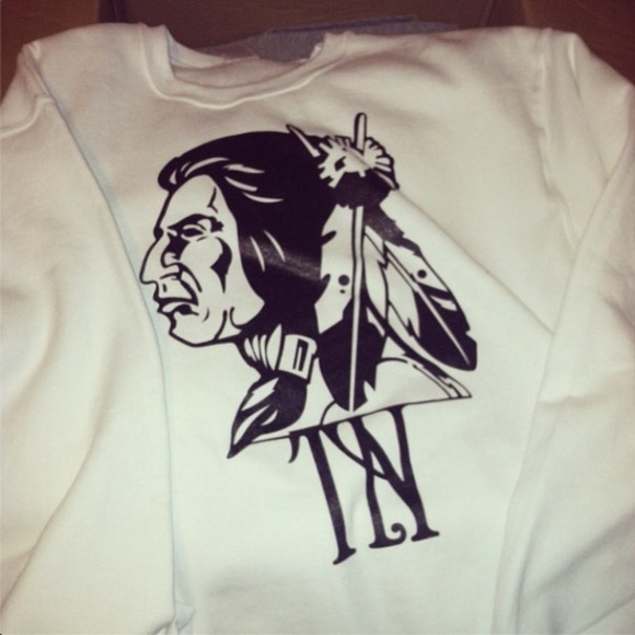 Truenativesco crew neck