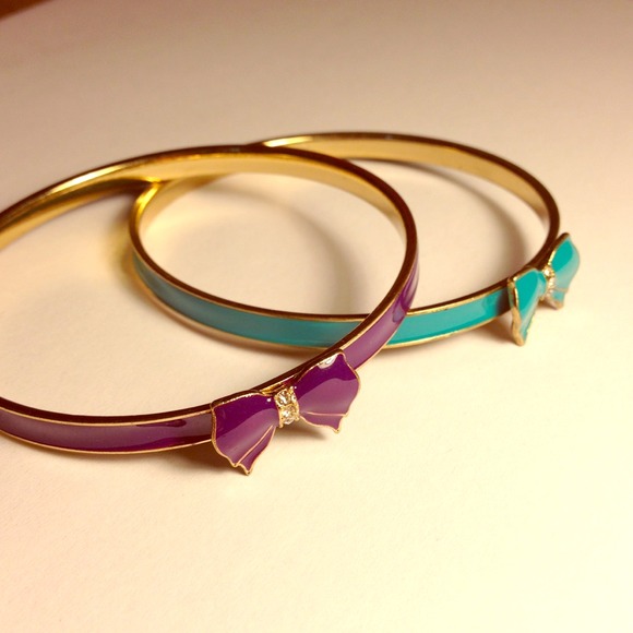 ⛔Sold⛔Bow Bangle Bracelet NEW