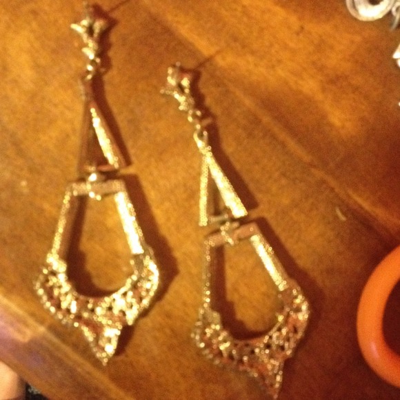 Gorgeous blue chandelier earrings 💙 - Picture 2 of 2