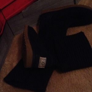 Size 10 navy blue Authentic Knit  UGG