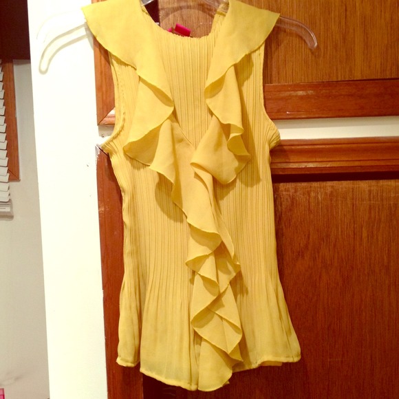 Yellow ruffled top