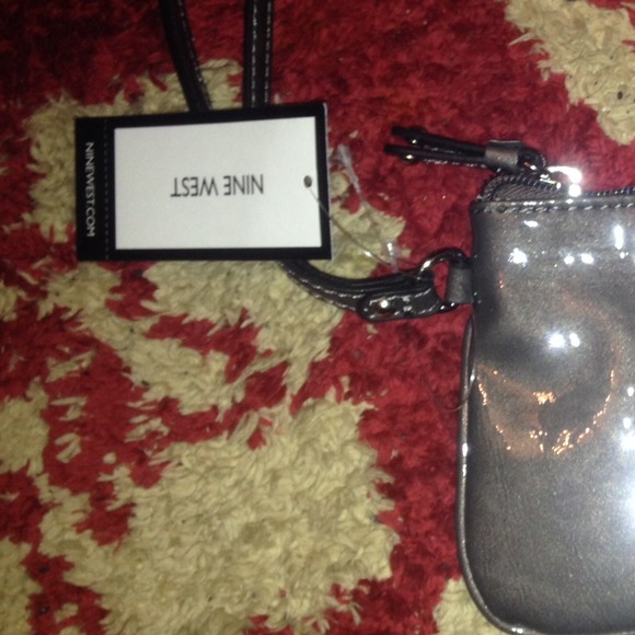 🆕‼️👛authentic Nine West clutch - Picture 3 of 3
