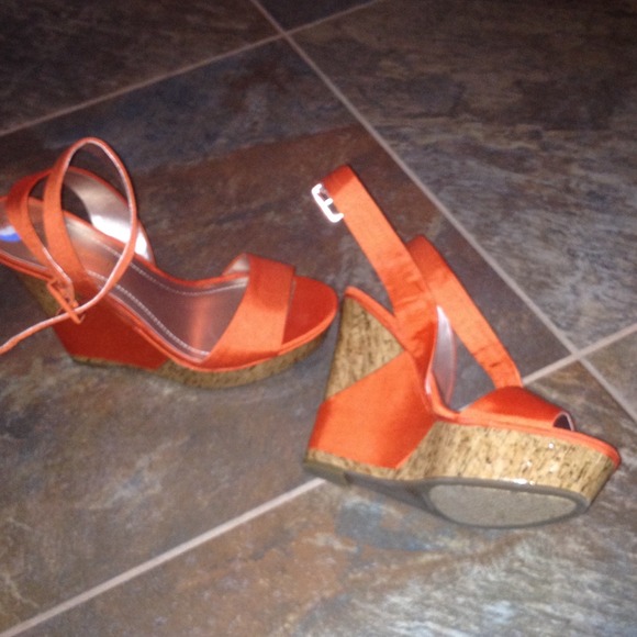 BCBG wedges