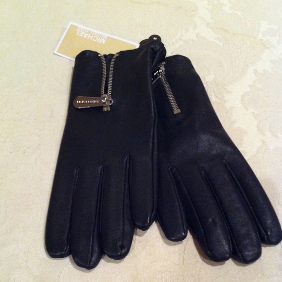 📛SOLD📛Michael Kors leather gloves