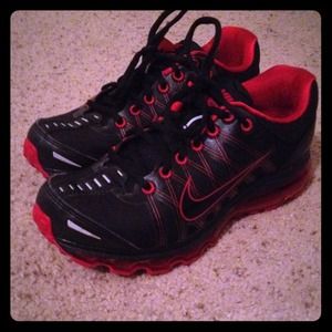 Nike Air Max red and black