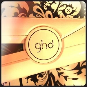 GHD CERAMIC HAIR STRAIGHTENER!