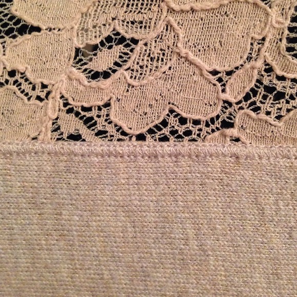 Tan lace sweater - Picture 4 of 4