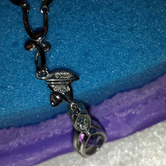 Sold in bundle Beautiful Necklace - Picture 3 of 3