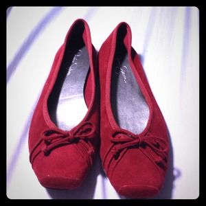 Jessica simpson red sued like flats.