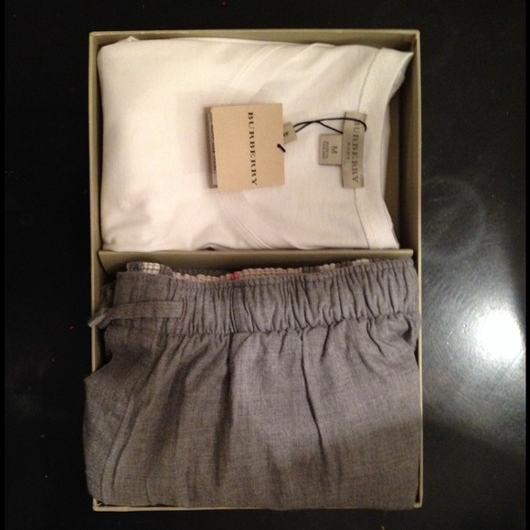 Burberry men's boxed pajama set. Size M. NWT.