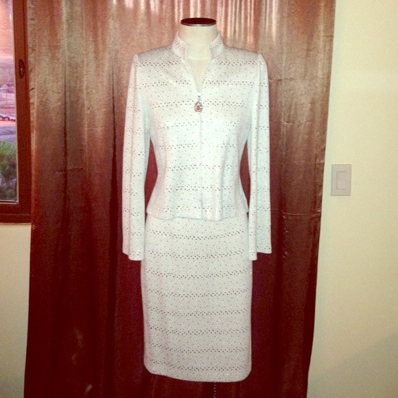 St John Evening 2pc Suit