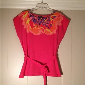 Cute spring sweater. Size large.