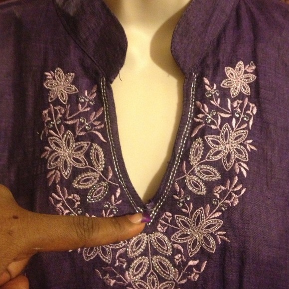 EMBROIDERED LINEN TOP - Picture 3 of 6