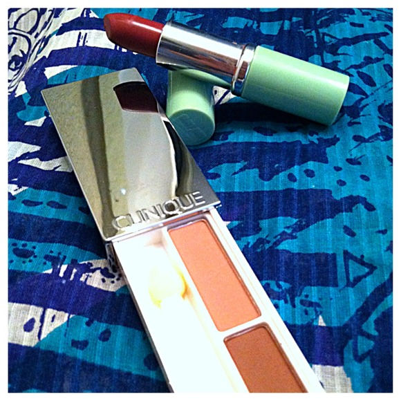 CLINIQUE Other - CLINIQUE Eye shadows