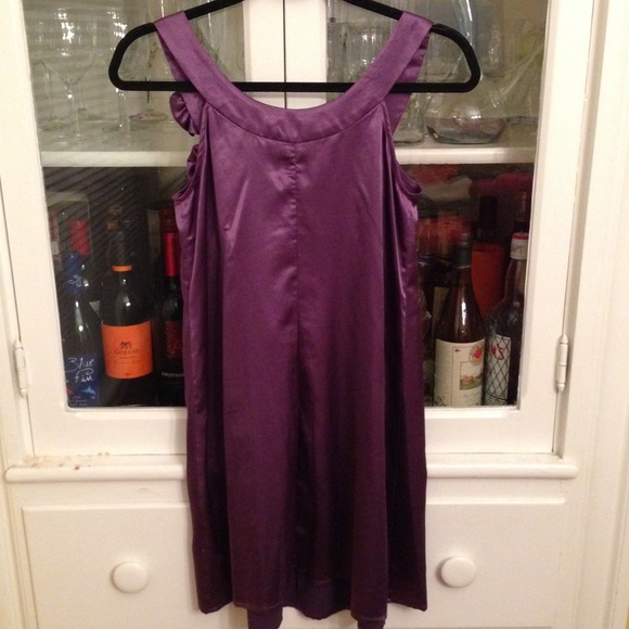 Purple silk dress - beautiful flowers on shoulder - Picture 3 of 4