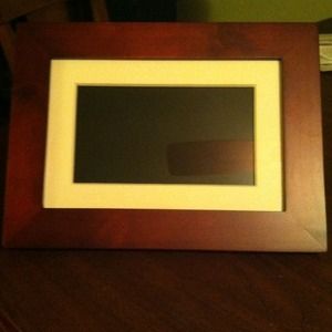 The GiiNii picture frame