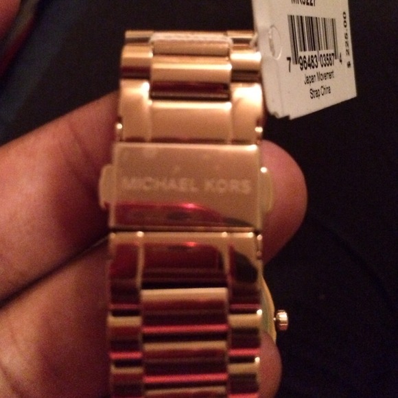 💯 Authentic Rose Gold Michael Kors Watch - Picture 2 of 4