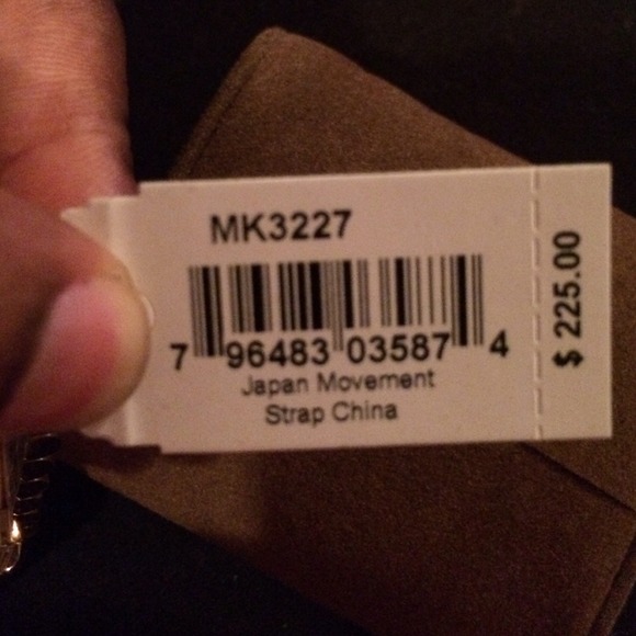 💯 Authentic Rose Gold Michael Kors Watch - Picture 3 of 4