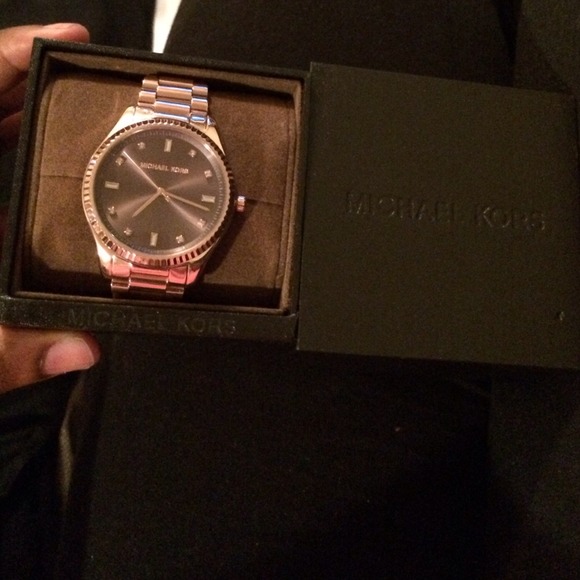 💯 Authentic Rose Gold Michael Kors Watch - Picture 4 of 4