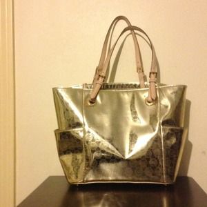 Michael Kors jet set tote