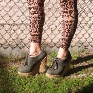 Olive green wedges with straw/wicker heel(7-7.1/2)