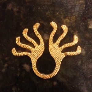NWOT 14k gold Elizabeth Knight hydra ring