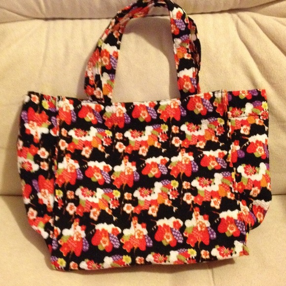 ❌SOLD❌ Floral bucket bag!