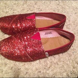 Red Toms look alikes***BUNDLED**