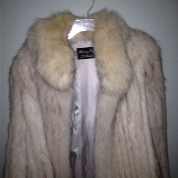 Authentic blue fox fur PRICE FIRM - Picture 1 of 4