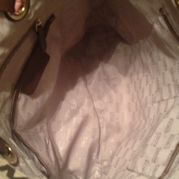 Michael Kors handbag - Picture 2 of 4
