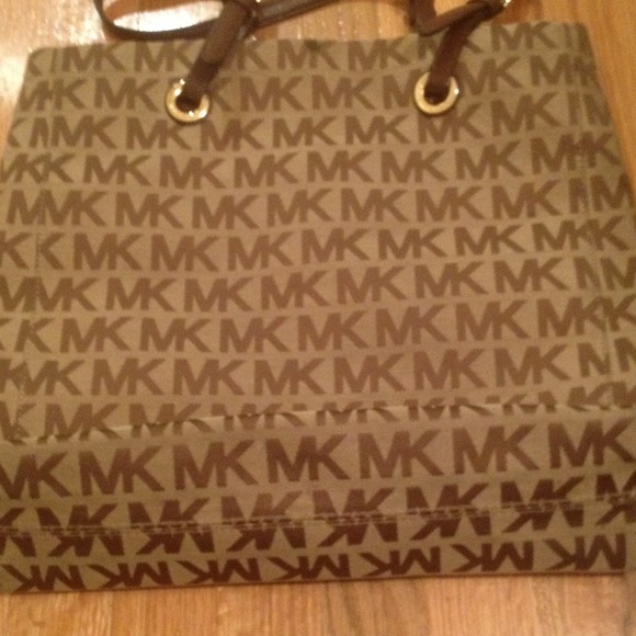 Michael Kors handbag - Picture 4 of 4