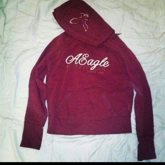 SOLD!!  American Eagle maroon sweatshirt