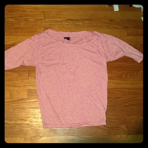 3/4 sleeved light pink shirt