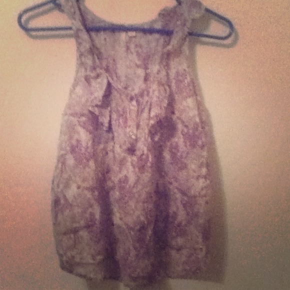 Adorable floral tank top.