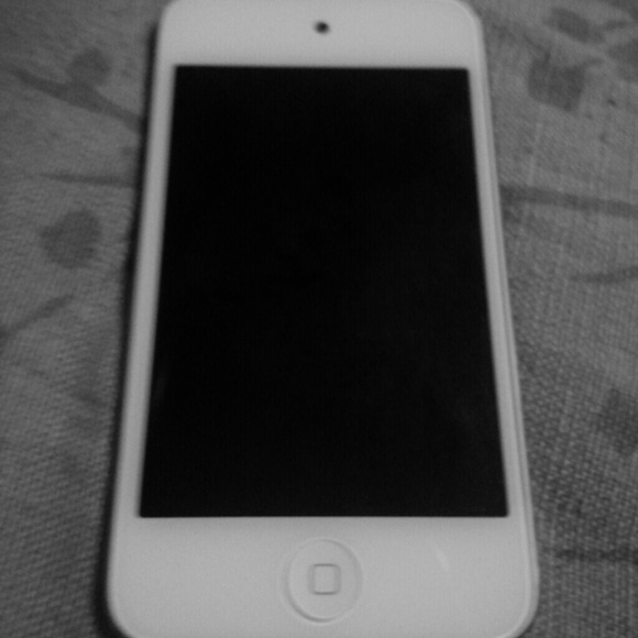 #Sold #      for alejandra Ipod m touch