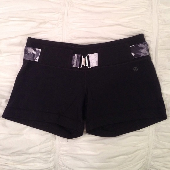 Lululemon Shorts with Belt